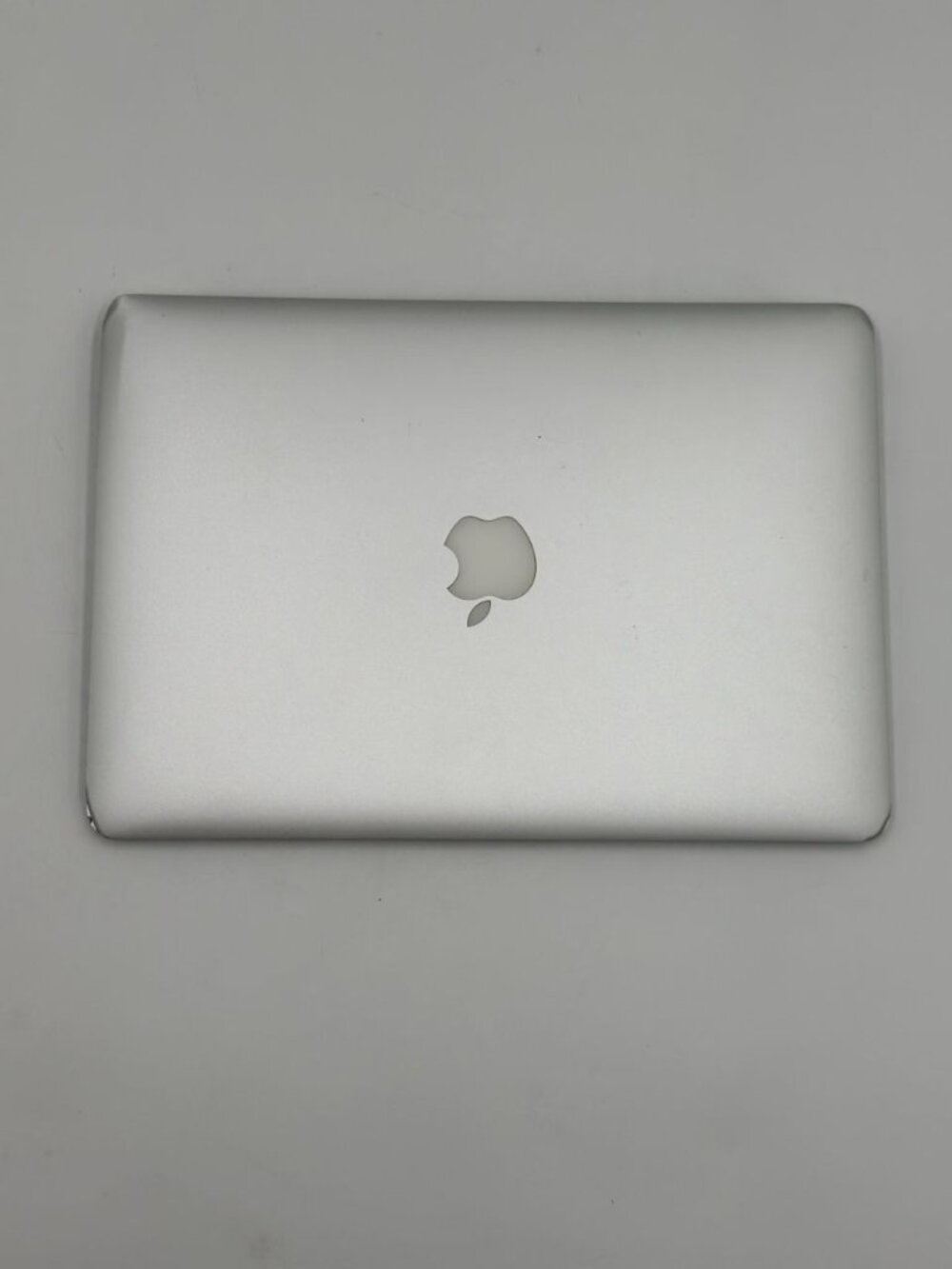 Apple MacBook Air 13" A1466 Early 2014 Intel Core i5 1.4GHz 4GB 128GB SSD - Picture 8 of 16